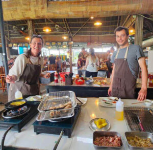 hoi an decouverte clients cours de cuisine 300x293 2b1e9ba6ea